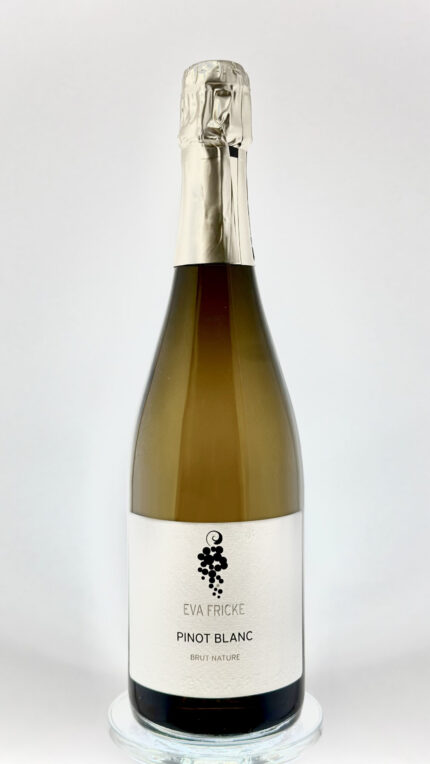 wino musujące ze szczepu Pinot Blanc z Rheingau - Eva Fricke